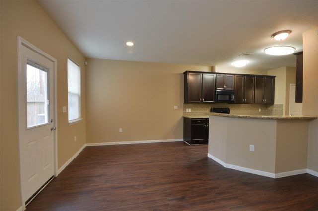 106 Eddy Street B, Humble, TX 77338