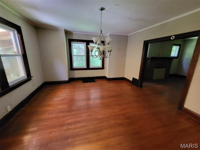 8801 Blewett Avenue, Jennings, MO 63136