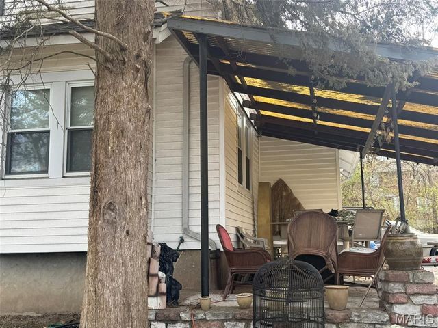 8801 Blewett Avenue, Jennings, MO 63136