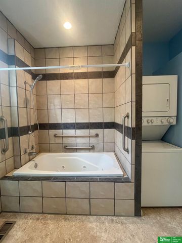 312 N 33rd Street, Omaha, NE 68132