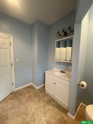 312 N 33rd Street, Omaha, NE 68132