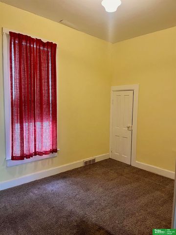 312 N 33rd Street, Omaha, NE 68132