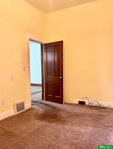 312 N 33rd Street, Omaha, NE 68132