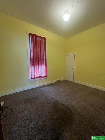 312 N 33rd Street, Omaha, NE 68132