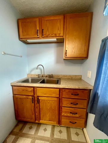 312 N 33rd Street, Omaha, NE 68132