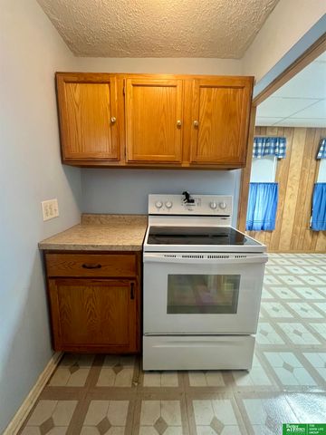 312 N 33rd Street, Omaha, NE 68132