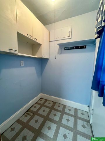 312 N 33rd Street, Omaha, NE 68132
