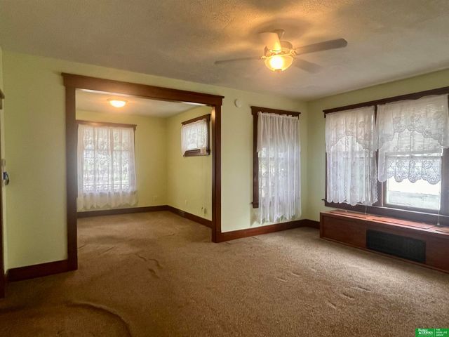 312 N 33rd Street, Omaha, NE 68132
