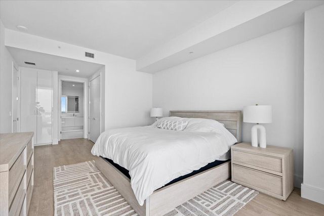 220 Lake Shore Drive 1513, Lake Park, FL 33403