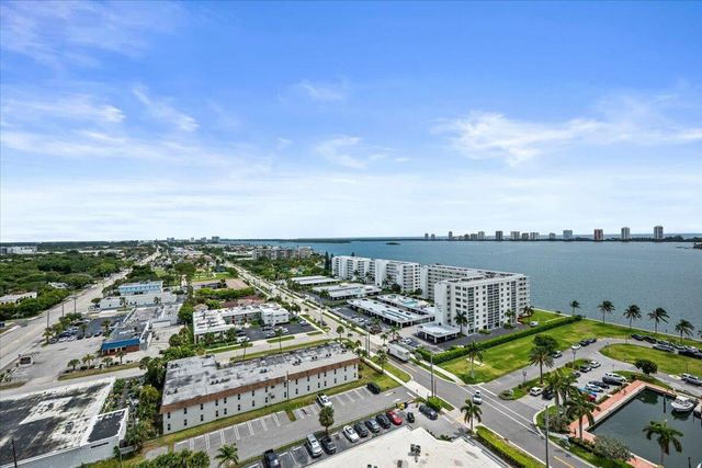 220 Lake Shore Drive 1513, Lake Park, FL 33403