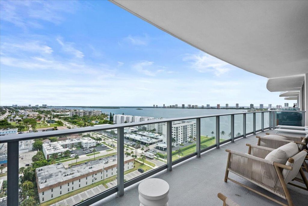 220 Lake Shore Drive 1513, Lake Park, FL 33403