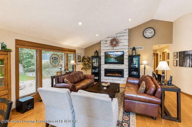 1100 Wild Ginger Trail, Haslett, MI 48840