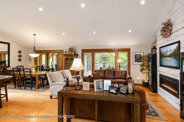 1100 Wild Ginger Trail, Haslett, MI 48840