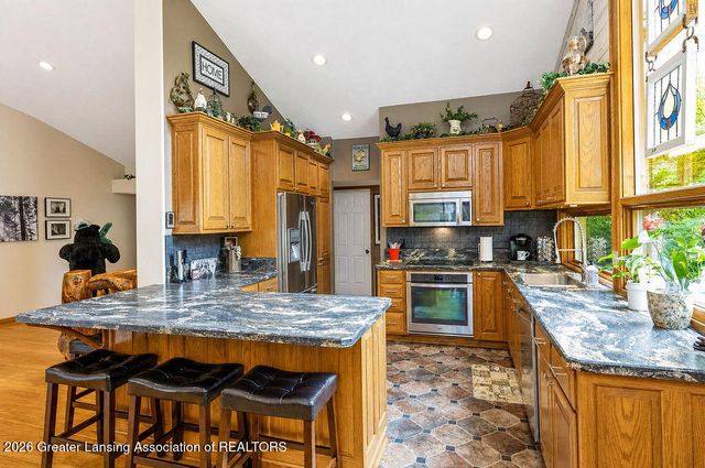 1100 Wild Ginger Trail, Haslett, MI 48840