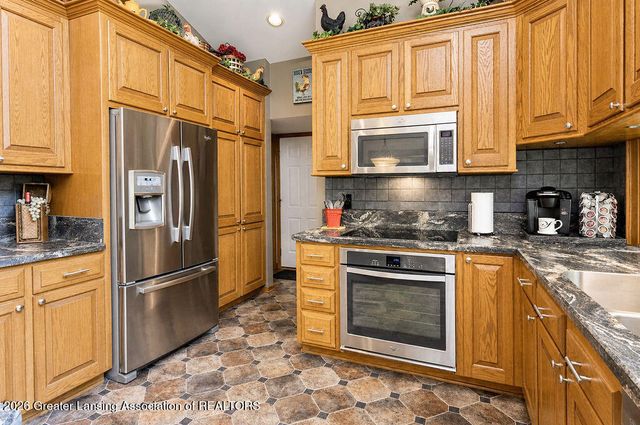 1100 Wild Ginger Trail, Haslett, MI 48840