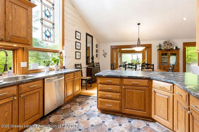 1100 Wild Ginger Trail, Haslett, MI 48840