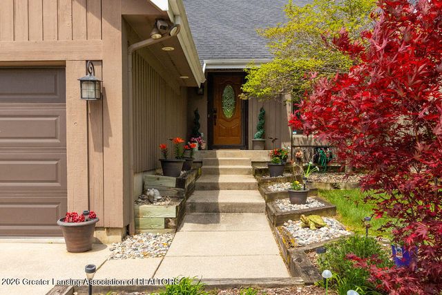 1100 Wild Ginger Trail, Haslett, MI 48840