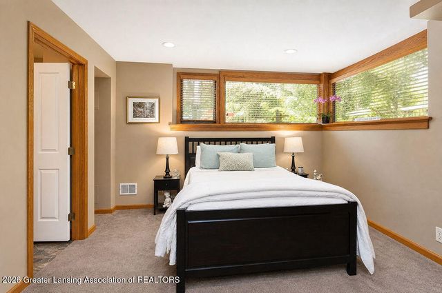 1100 Wild Ginger Trail, Haslett, MI 48840