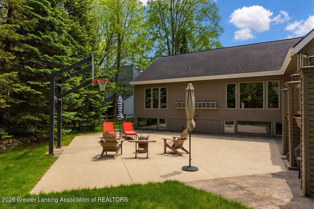 1100 Wild Ginger Trail, Haslett, MI 48840