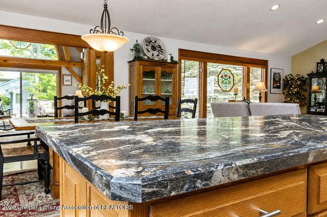 1100 Wild Ginger Trail, Haslett, MI 48840