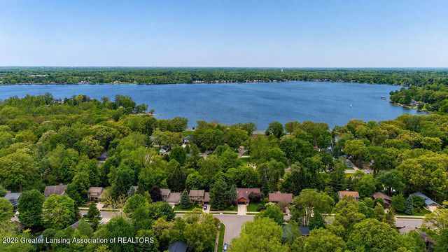 1100 Wild Ginger Trail, Haslett, MI 48840