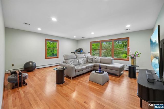 720 Maxwell Place, Ridgewood, NJ 07450