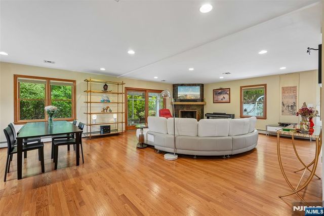 720 Maxwell Place, Ridgewood, NJ 07450
