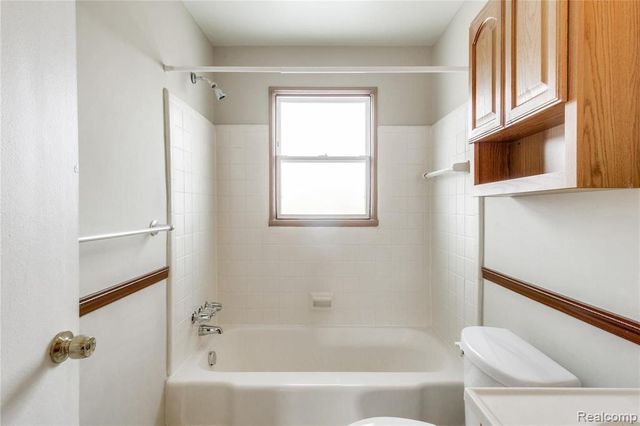 3388 Coolidge Hwy, Royal Oak, MI 48073