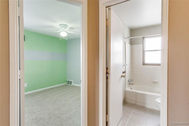 3388 Coolidge Hwy, Royal Oak, MI 48073