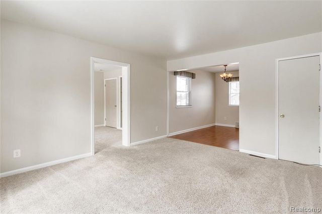 3388 Coolidge Hwy, Royal Oak, MI 48073