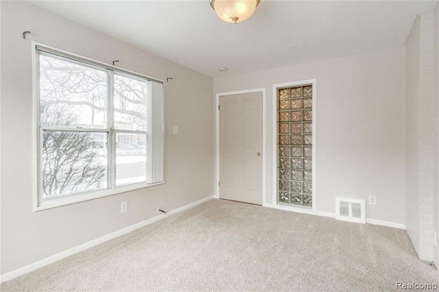 3388 Coolidge Hwy, Royal Oak, MI 48073