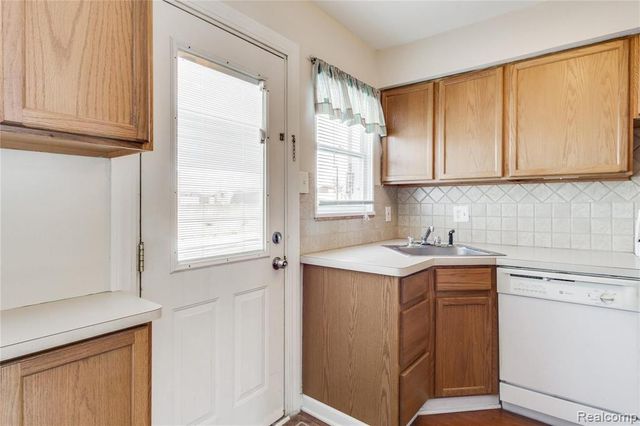3388 Coolidge Hwy, Royal Oak, MI 48073