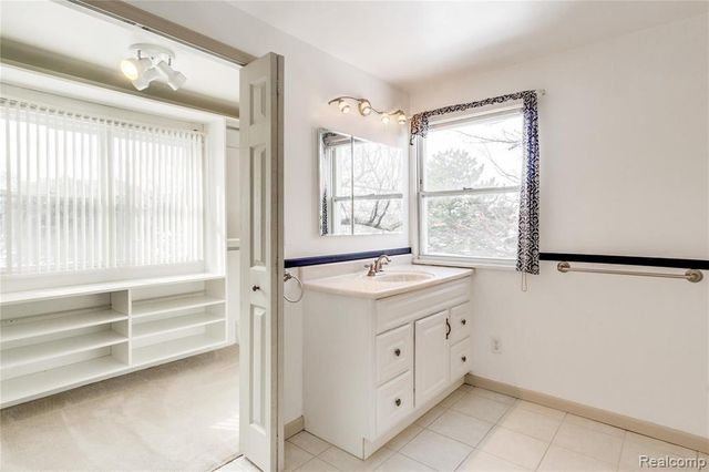 3388 Coolidge Hwy, Royal Oak, MI 48073