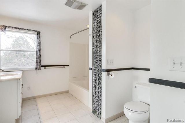 3388 Coolidge Hwy, Royal Oak, MI 48073