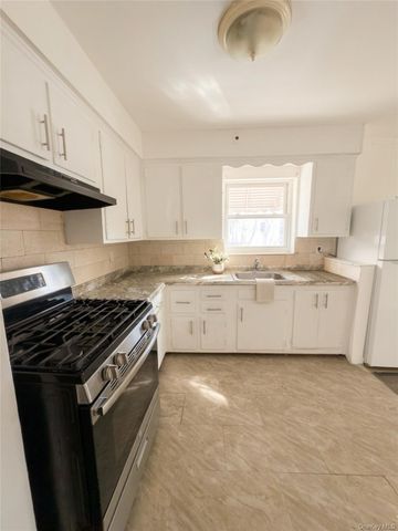 3529 Laconia Avenue, Bronx, NY 10469