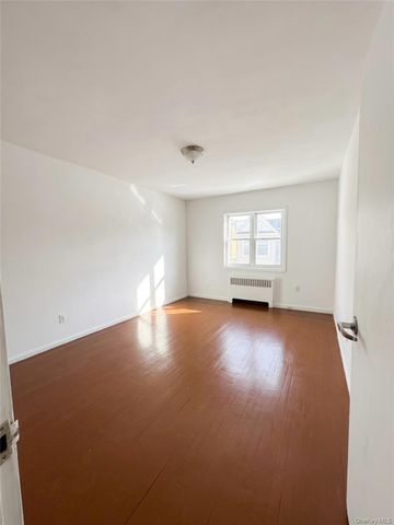 3529 Laconia Avenue, Bronx, NY 10469