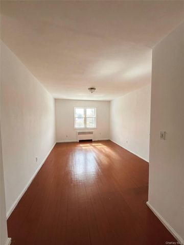 3529 Laconia Avenue, Bronx, NY 10469