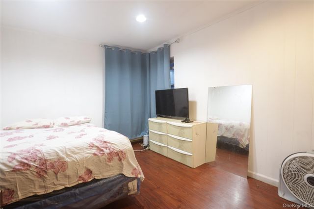 3529 Laconia Avenue, Bronx, NY 10469