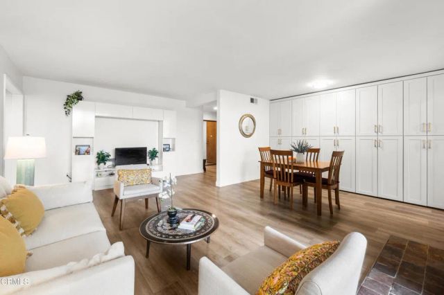 4275 Via Arbolada 209, Los Angeles, CA 90042