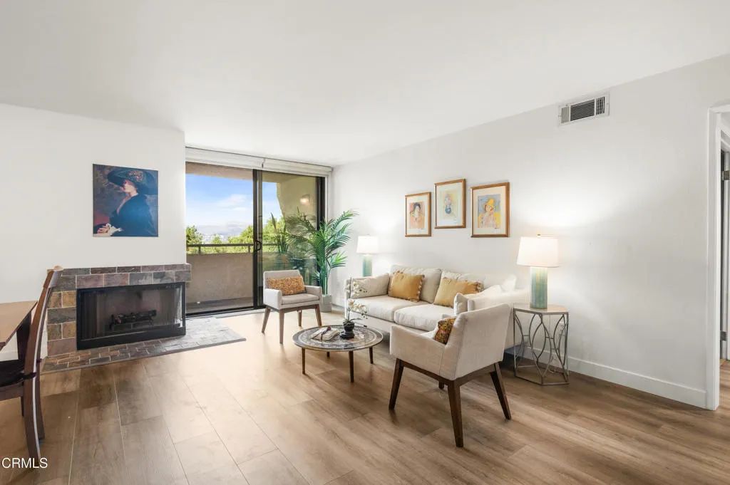 4275 Via Arbolada 209, Los Angeles, CA 90042