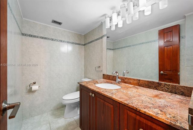 2030 S Ocean Drive 1701, Hallandale Beach, FL 33009