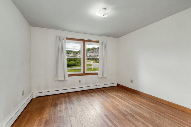 129 Forest St, Haverhill, MA 01832