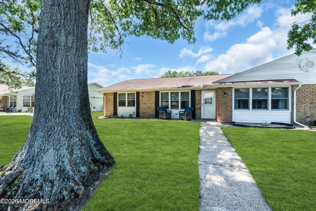 102A Buckingham Drive A, Manchester, NJ 08759