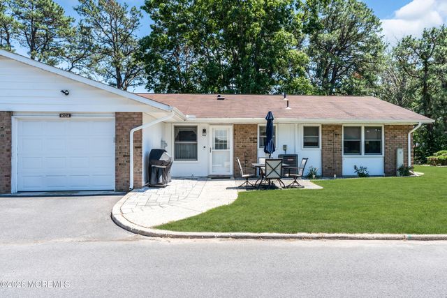 102A Buckingham Drive A, Manchester, NJ 08759