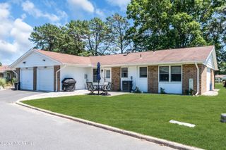 102A Buckingham Drive A, Manchester, NJ 08759