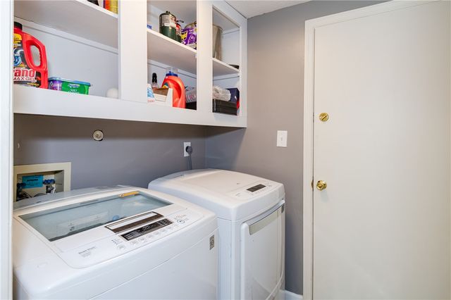2381 Polo Park Drive, West Carrollton, OH 45439