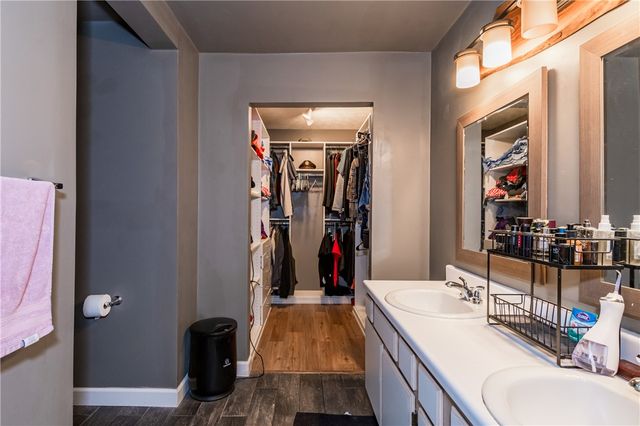 2381 Polo Park Drive, West Carrollton, OH 45439