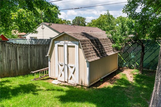 2381 Polo Park Drive, West Carrollton, OH 45439