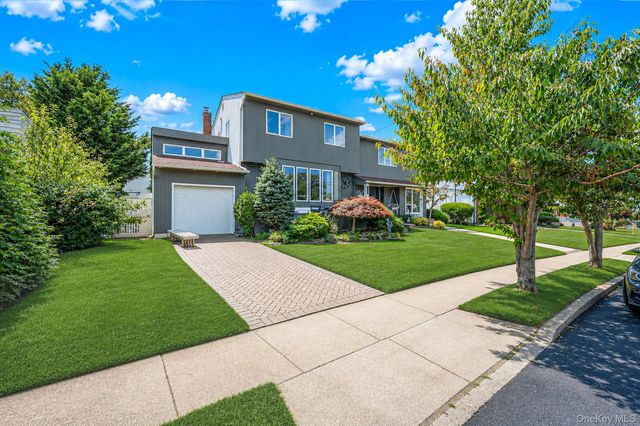 962 Mildred Drive, Baldwin Harbor, NY 11510