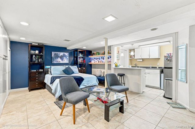 962 Mildred Drive, Baldwin Harbor, NY 11510